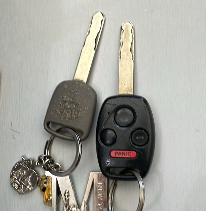 Dos llaves Honda con chip transponder programadas llavero Puerto Rico